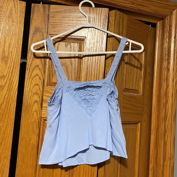 Forever 21 Flowy Crop Top with triangle cut out at back - Picture 2 of 5